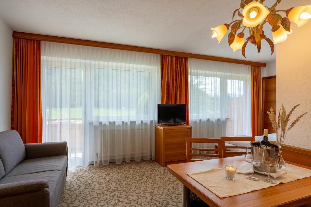 Kinderhotel Laerchenhof อ็อบชไตก์ ภายนอก รูปภาพ