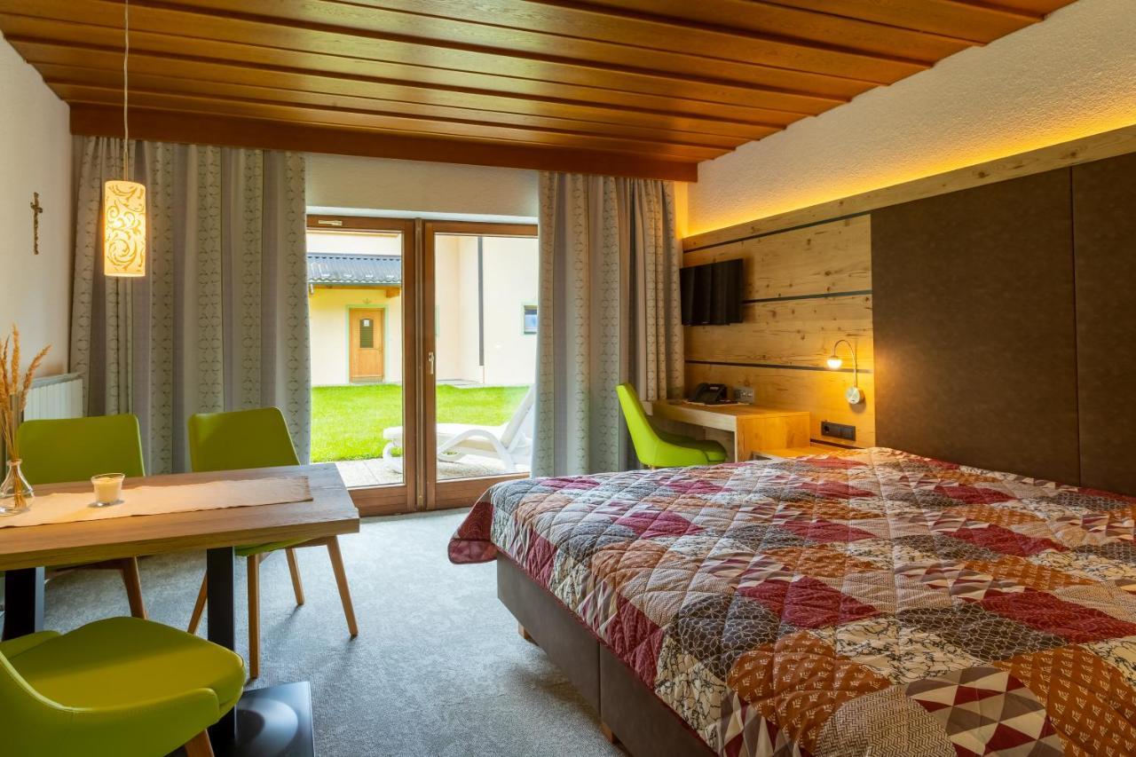 Kinderhotel Laerchenhof อ็อบชไตก์ ภายนอก รูปภาพ