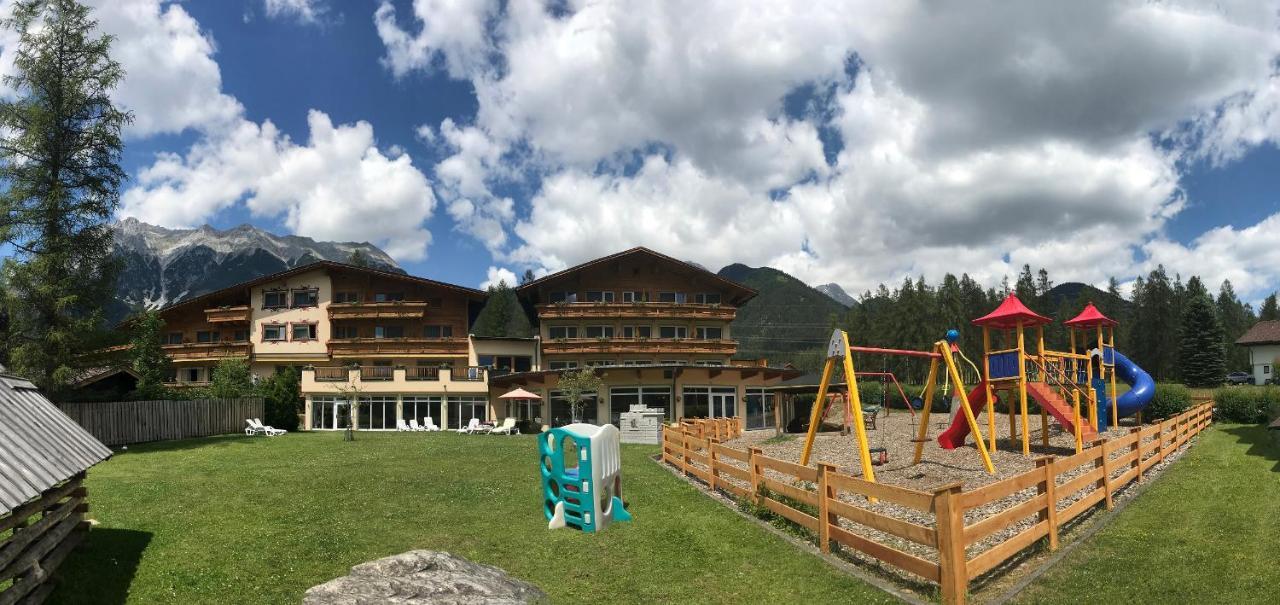 Kinderhotel Laerchenhof อ็อบชไตก์ ภายนอก รูปภาพ
