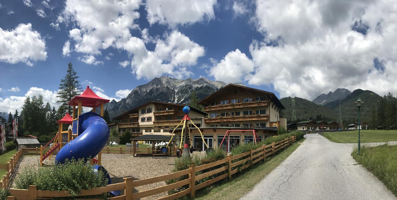 Kinderhotel Laerchenhof อ็อบชไตก์ ภายนอก รูปภาพ