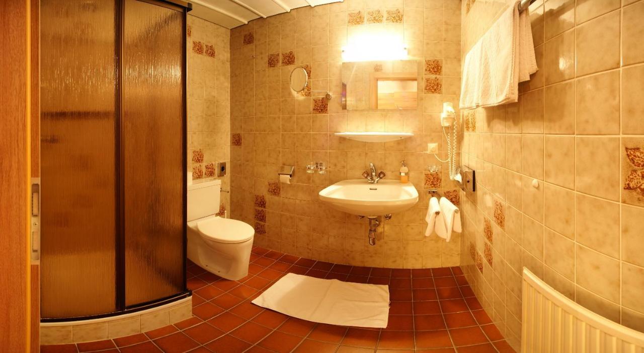 Kinderhotel Laerchenhof อ็อบชไตก์ ภายนอก รูปภาพ